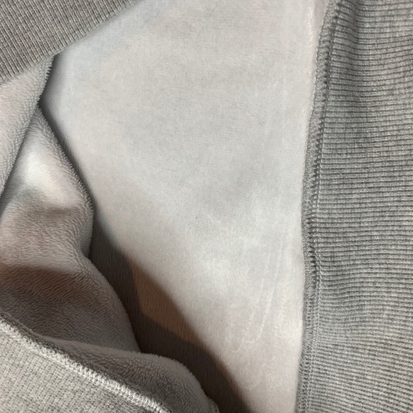 Aritzia warm crewneck - Picture 2 of 3